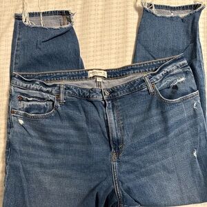 Abercrombie mom high rise Jeans 20S